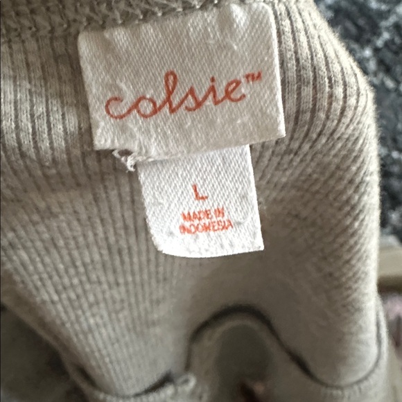 Colsie Gray Ribbed Crop Top - Picture 6 of 6